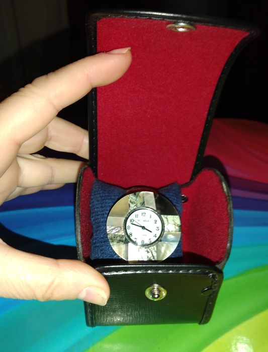 Relógio com madrepérola marca Versaille