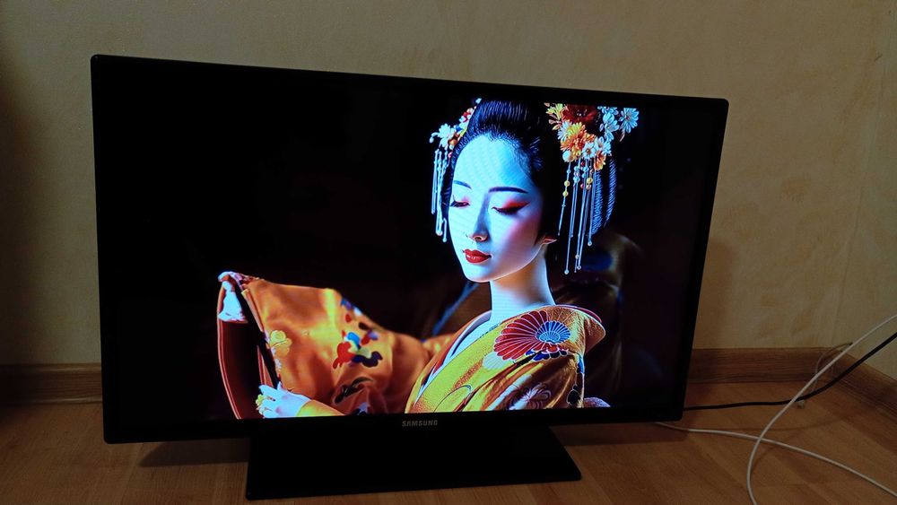 Telewizor Samsung 32" UE32EH4000