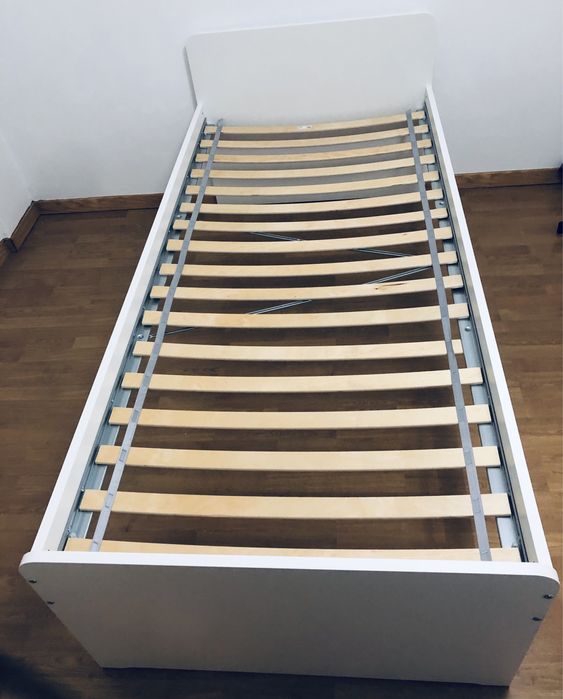 Cama nova IKEA c/ estrado ripas, colchão e roupa de cama incluído