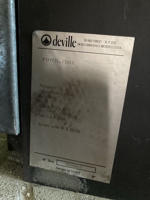 kominek francuskiej firmy deville