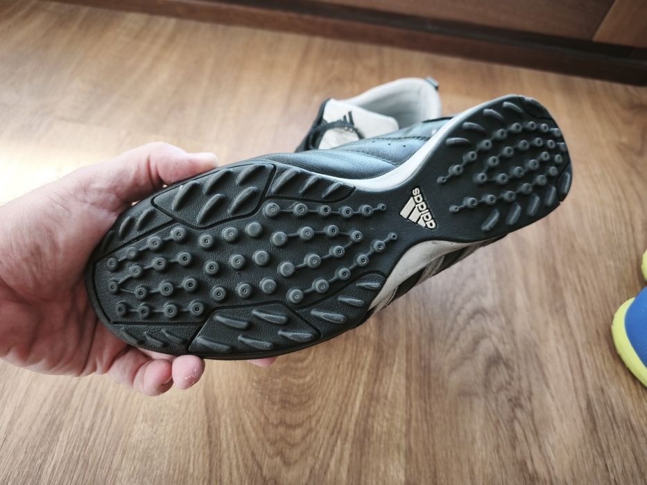 Chuteiras para sintético Adidas  43 e 1/3