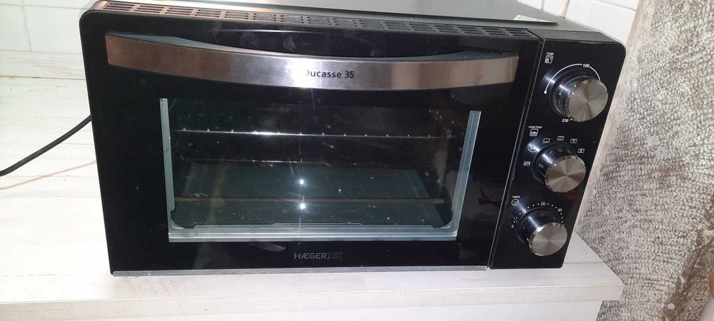 Forno eléctrico de cozinha 35 L usado 4 ou 5 vezes