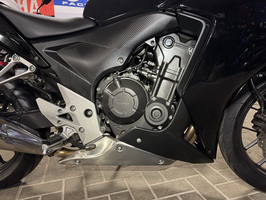 Японский мотоцикл Honda CBR400R ABS