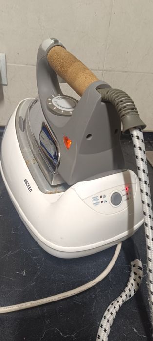 Ferro de engomar com caldeira Becken