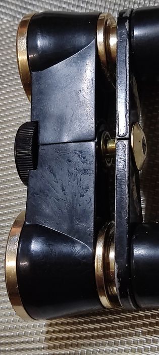 Театральный бинокль.