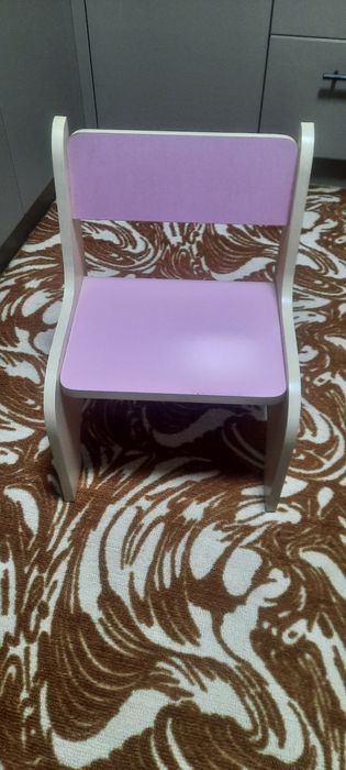 Дитячий стіл і стілець