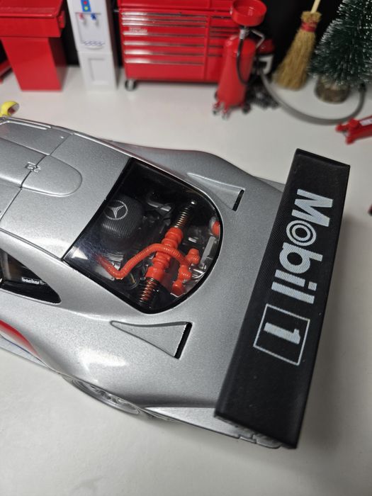 Mercedes clk gtr maisto 1/18