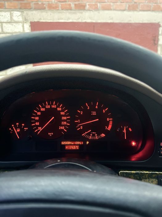 Бмв е39 автомат, чистый бензин