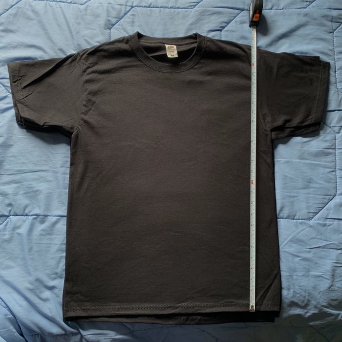 T shirts pretas M **novas**