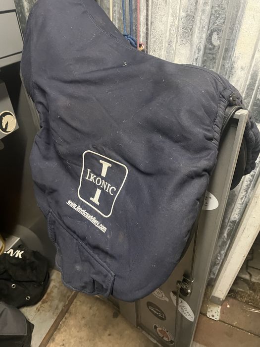 Siodło ikonic light 16’’czarne