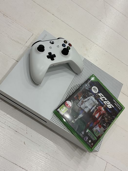 konsola Xbox One s + fifa 26