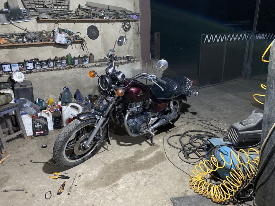 Honda cm400t 1981 на повному ходу