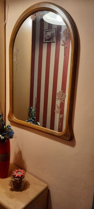 Ozdobne lustro do pokoju