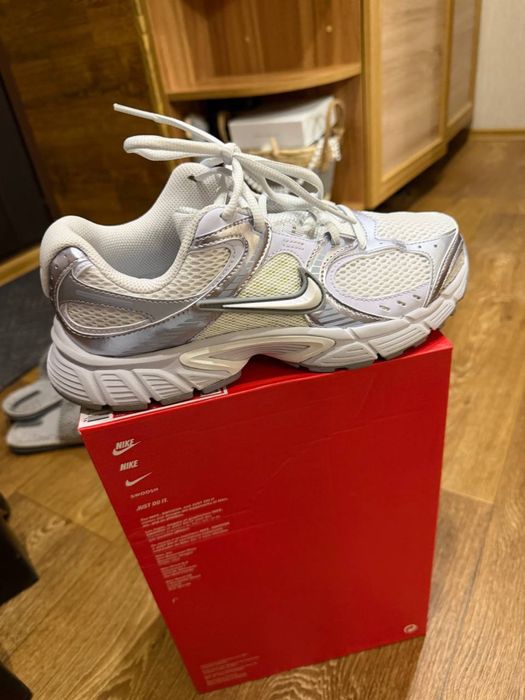 Жіночі Кросівки Nike 38 розмір