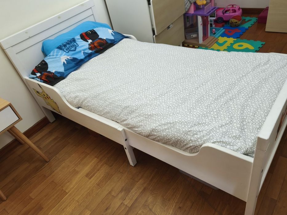 Vendo 2 camas uma delas evolutiva