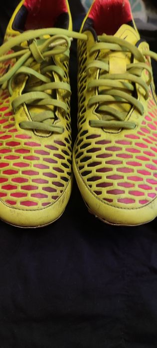 Продам футбольні бутси Nike