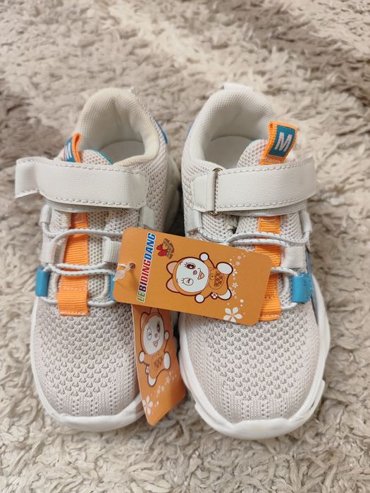 Кросівки для дівчинки 28 р.