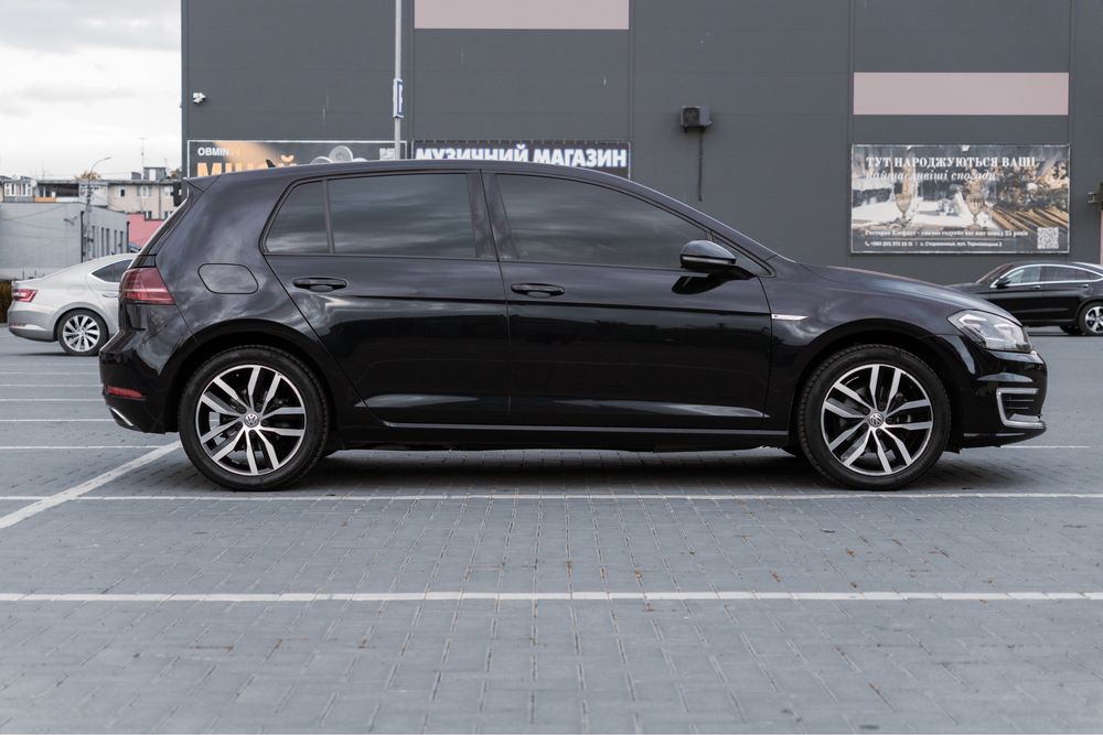 Volkswagen e-golf Вольксваген е гольф