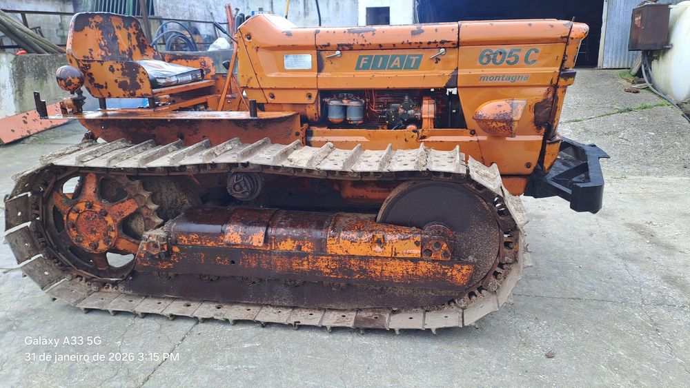 Trator rastos fiat 605C