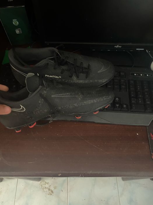 Chuteira da nike nova.