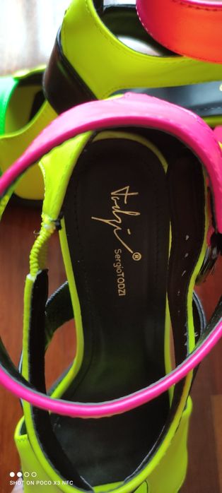 Sandálias néon Sérgio Todzi