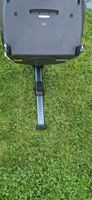 fotelik samochodowy z bazą do 1 roku