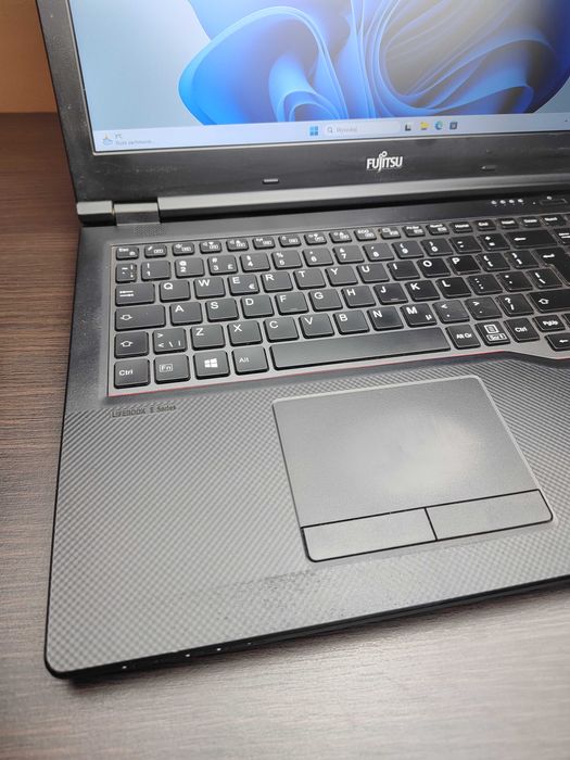 LAPTOP | Fujitsu LifeBook | 15,6" FHD | i5-8250U | 16GB RAM | 256SSD