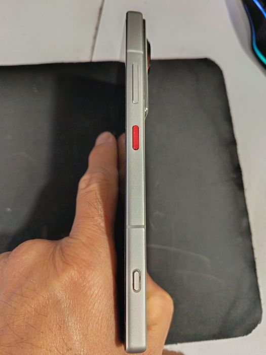 Nubia Z70 ultra completo varias capas