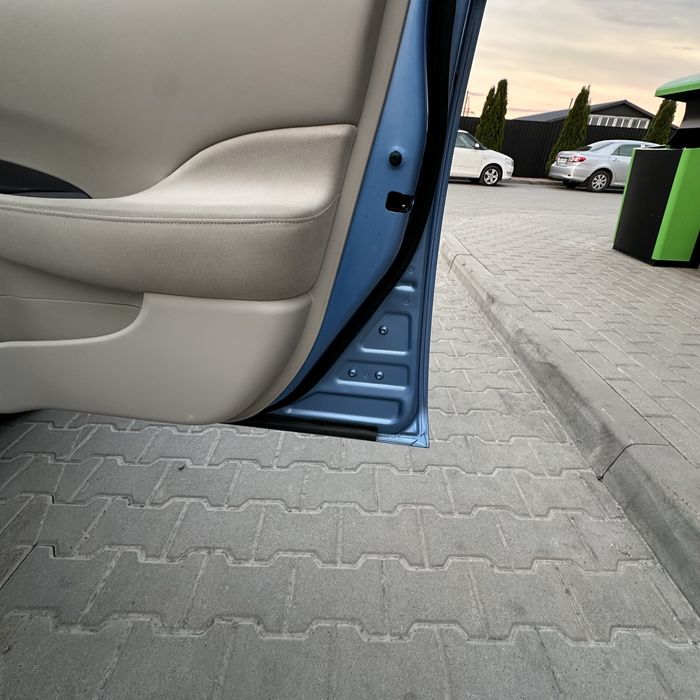 Nissan Leaf 2012