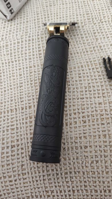 Máquina aparador de barba e cabelo NOVA