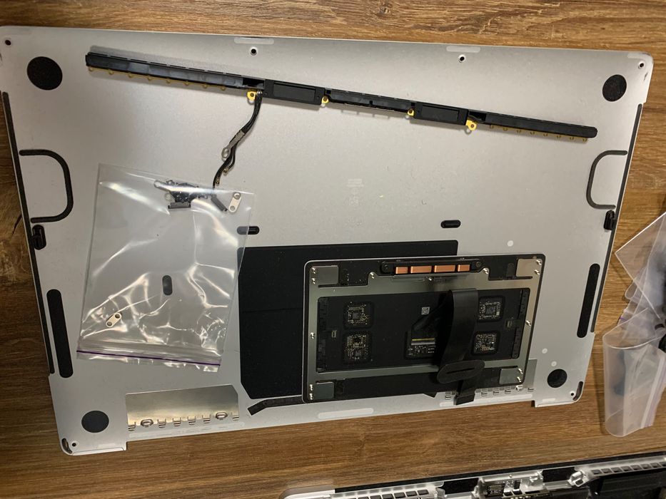 Запчастини для MacBook Pro 16" Silver 2019 (MVVL2)