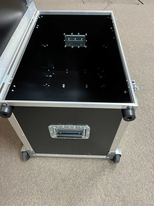 Skrzynia transportowa _ Case.