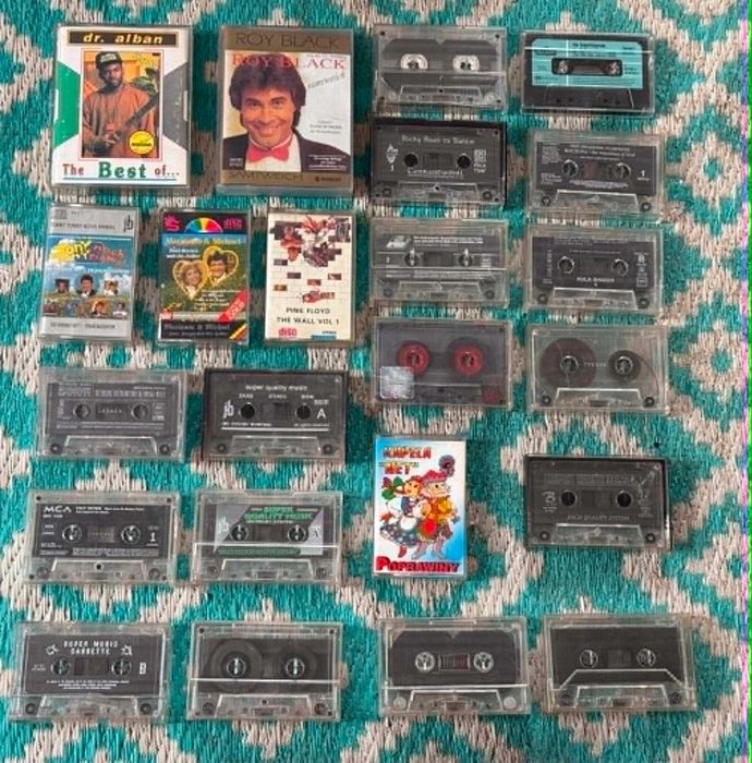 Zestaw / 23 szt / Kaset manetofonowych z rożnym stylem muzyki  WYSYŁAM Olx