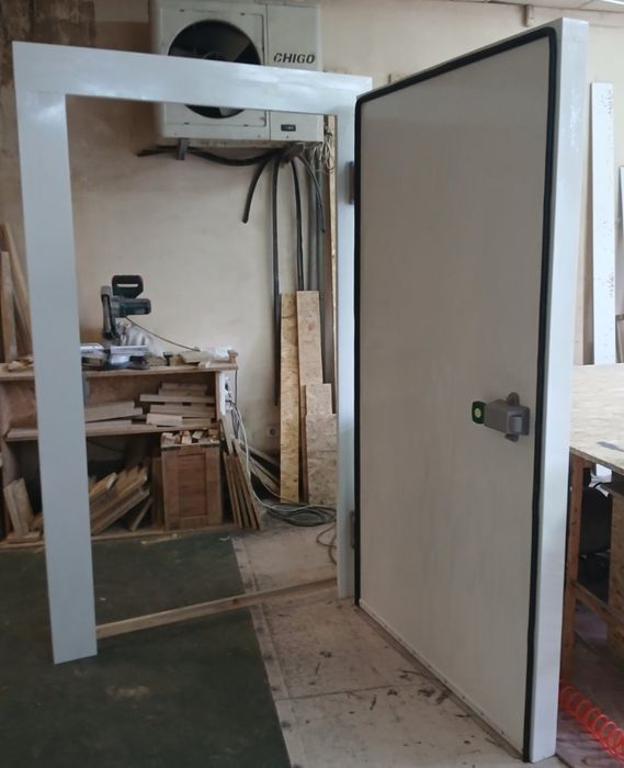 Двері в холодильну/морозильну камеру