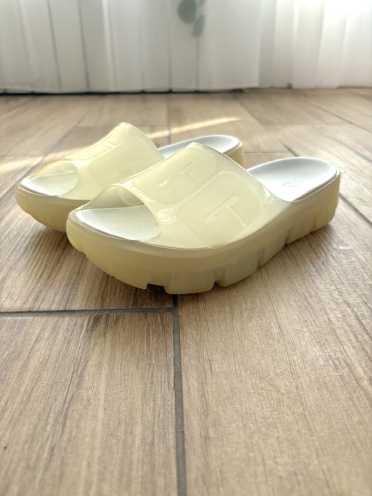 Шлепки Ugg прозрачные