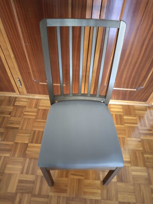 Conjunto de 6 cadeiras cinzentas