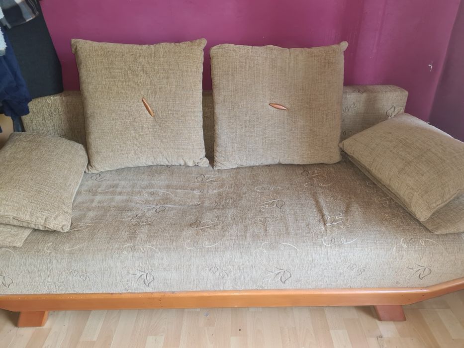 Za darmo sofa i 6 poduszek