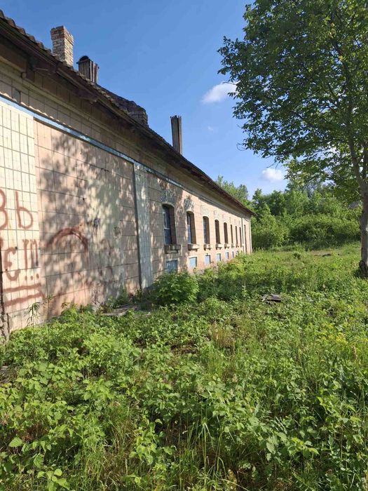 Продаж комерційного приміщення поблизу м.Кременець