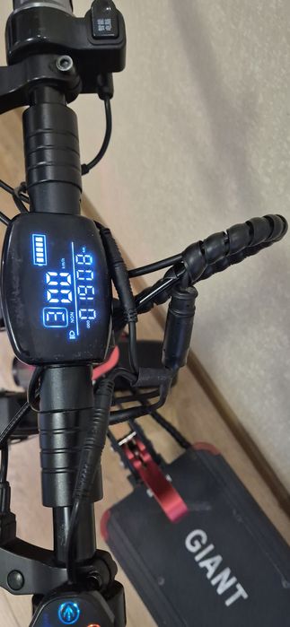 Продам. Електро САМОКАТ GIANT Outlander mII pro 26Ah 1600w