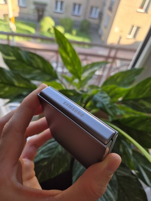 Samsung Galaxy Z Flip 6 256 GB | Stan Bardzo Dobry | Zadbany egzemplarz