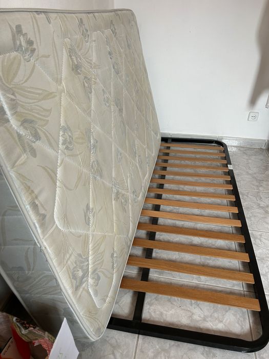 Estrado solteiro + colchão