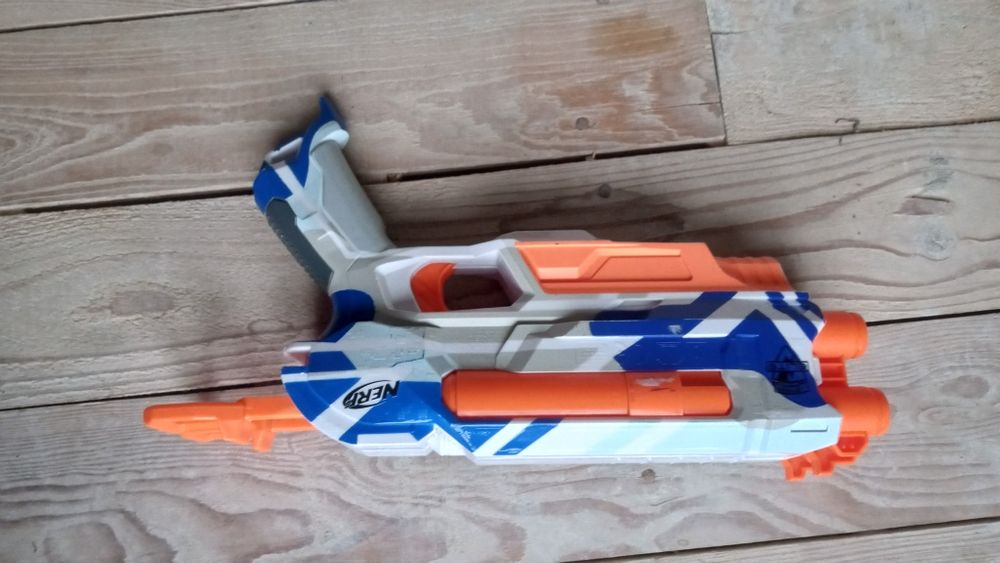 Pistolet łączony nerf