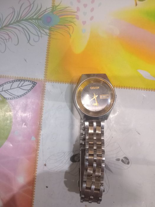 Часы  Citizen в оличном сосоянии, цена  1800гр