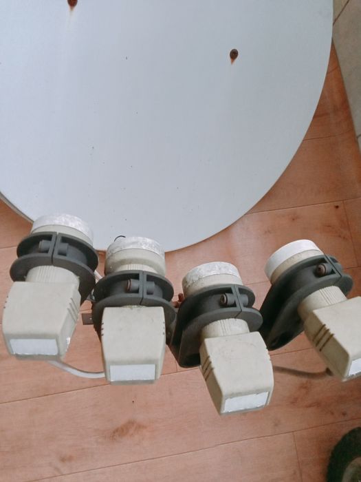 Супутникова антена