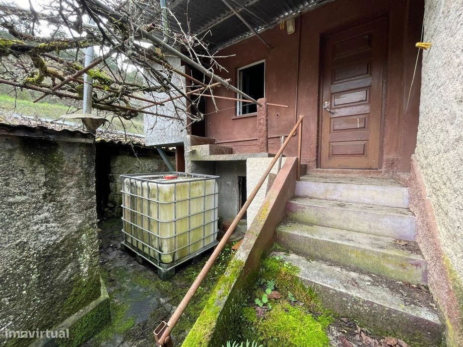 Moradia M3 com terreno em zona de Penela, Coimbra