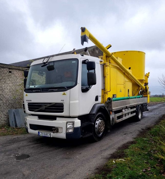 Mobilne Śrutowanie Pasz Mieszanie Gniecenie Mobilna Mieszalnia Pasz