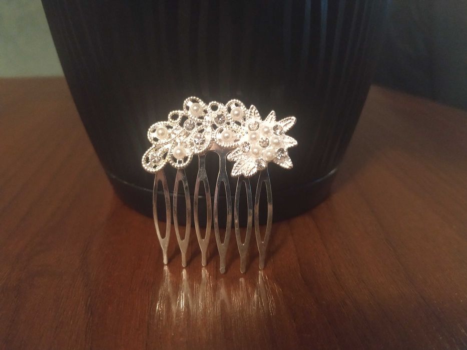 Ozdoby ślubne do włosów