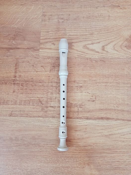 Flet plastikowy do grania