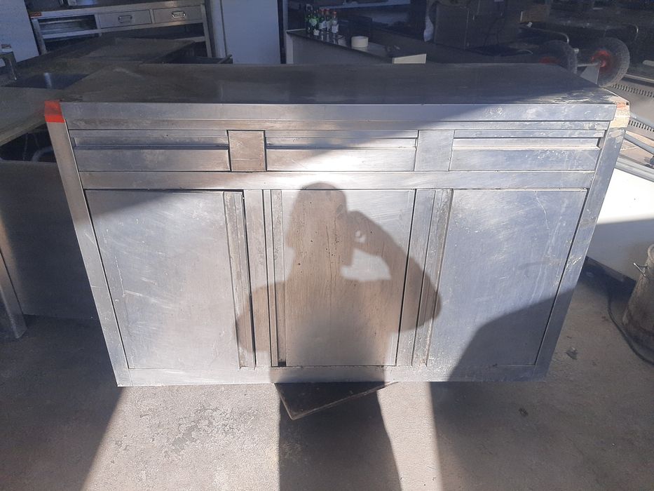 Bancada ou aparador ou mesa em inox