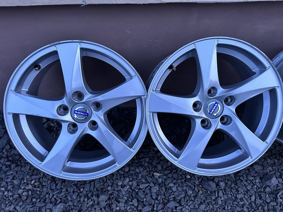 Продам диски на Вольво R16